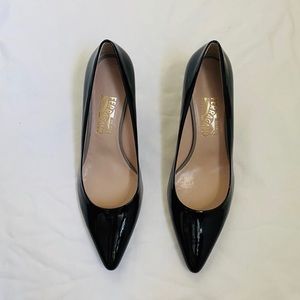 Salvatore ferragamo pump size 10
